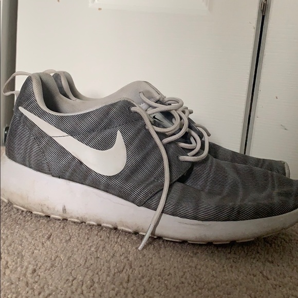 Nike Shoes - Nike Rosche Shoes Nike Shoes - Nike Rosche Shoes